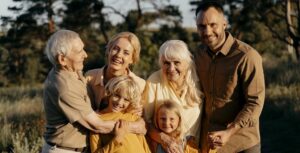 retrato de uma família tranquila após contratar um plano funeral